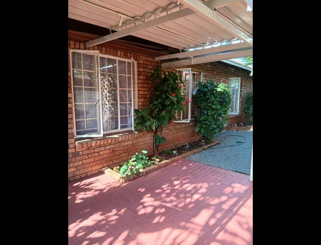 3 BEDROOM TOWNHOUSE FOR SALE IN HESTEAPARK